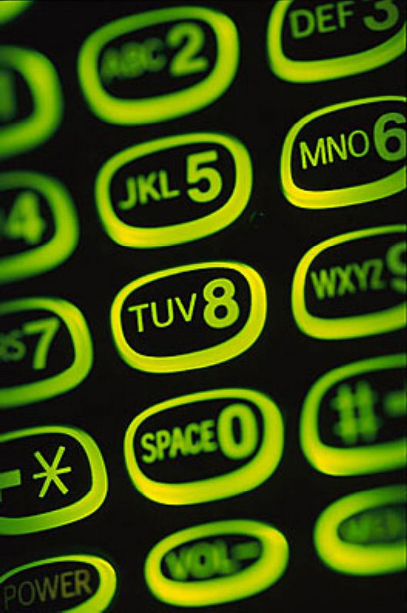 Mobile phone brain cancer link rejected in Danish study